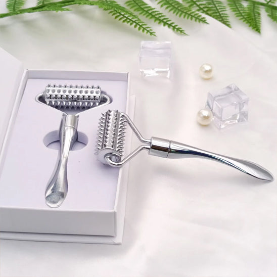 deux rouleau de massage avec deux cube glace deux perle