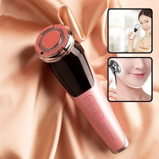 Masseur visage sur drap orange flou