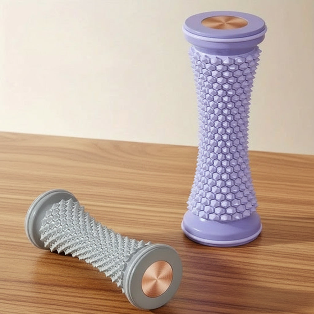 paire de rouleau de massage sur une table de bois