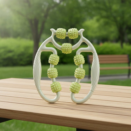 rouleaux de  massage vert sur une table de parc