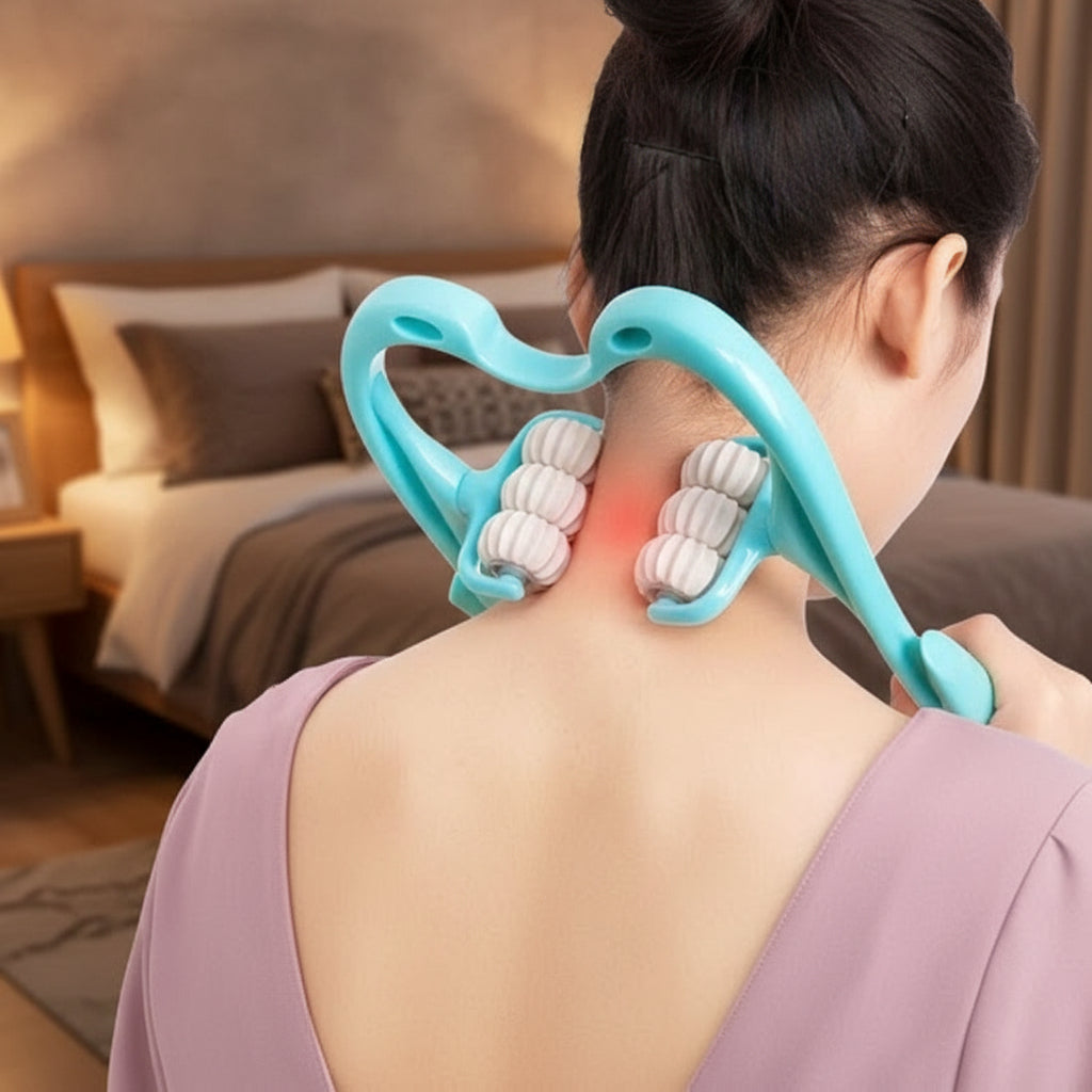 femme avec rouleaux de massage bleu dans la chambre